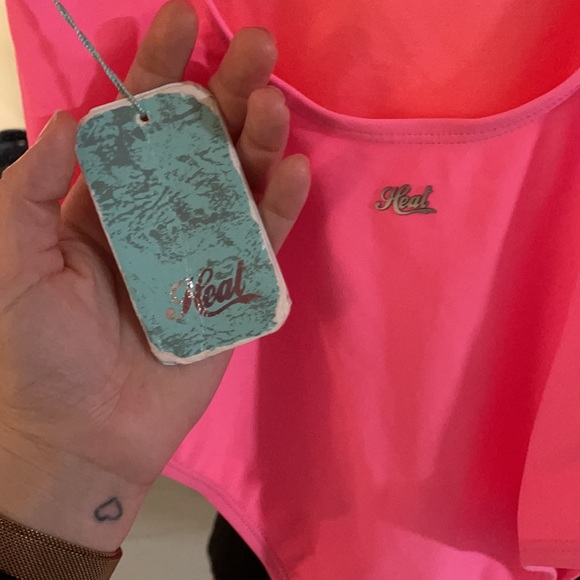 NWT Neon Pink High Cut One Piece Swimsuit - Picture 4 of 4